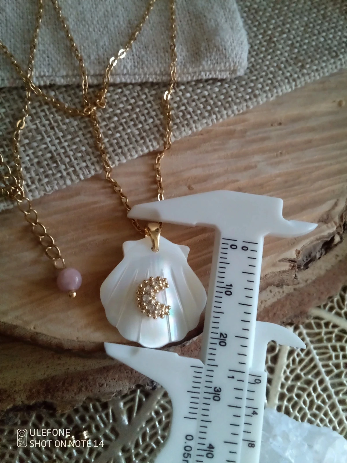 Natural carved mother of pearl pendant necklace – photo 4